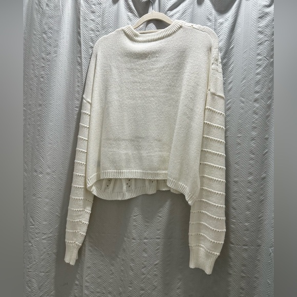 Elegant White Cable Knit Sweater - Picture 3 of 4